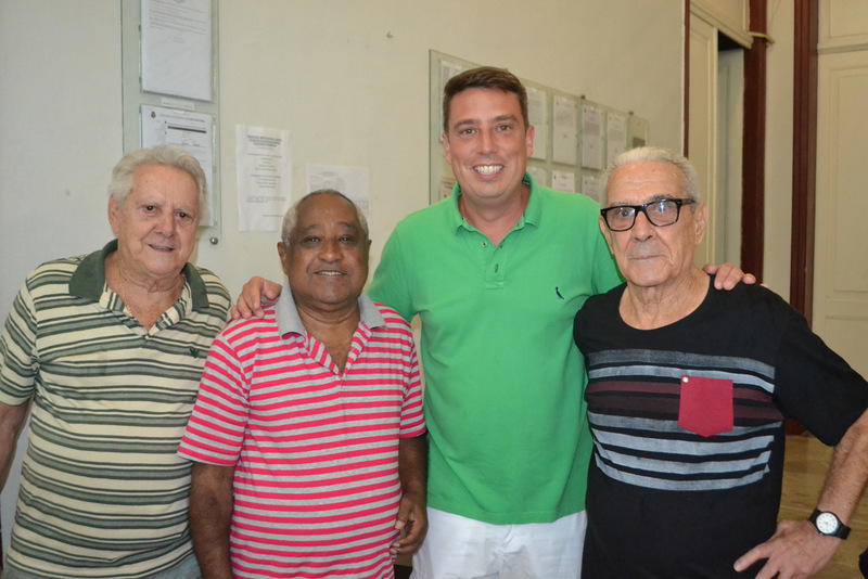 Na abertura da Escadaria do Samba, ontem, na Câmara, Frederico Aragão, Joãozinho da Percussão, o vereador Rodrigo Mattos e Armando (Mamão) Aguiar 