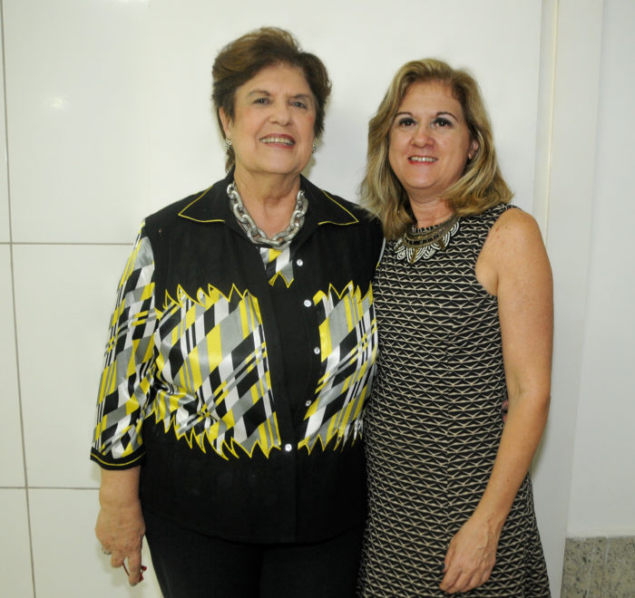Tizinha Andrade e a filha Isabela clicadas no Marcellu's Aero   Foto: Andréa Ottoni
