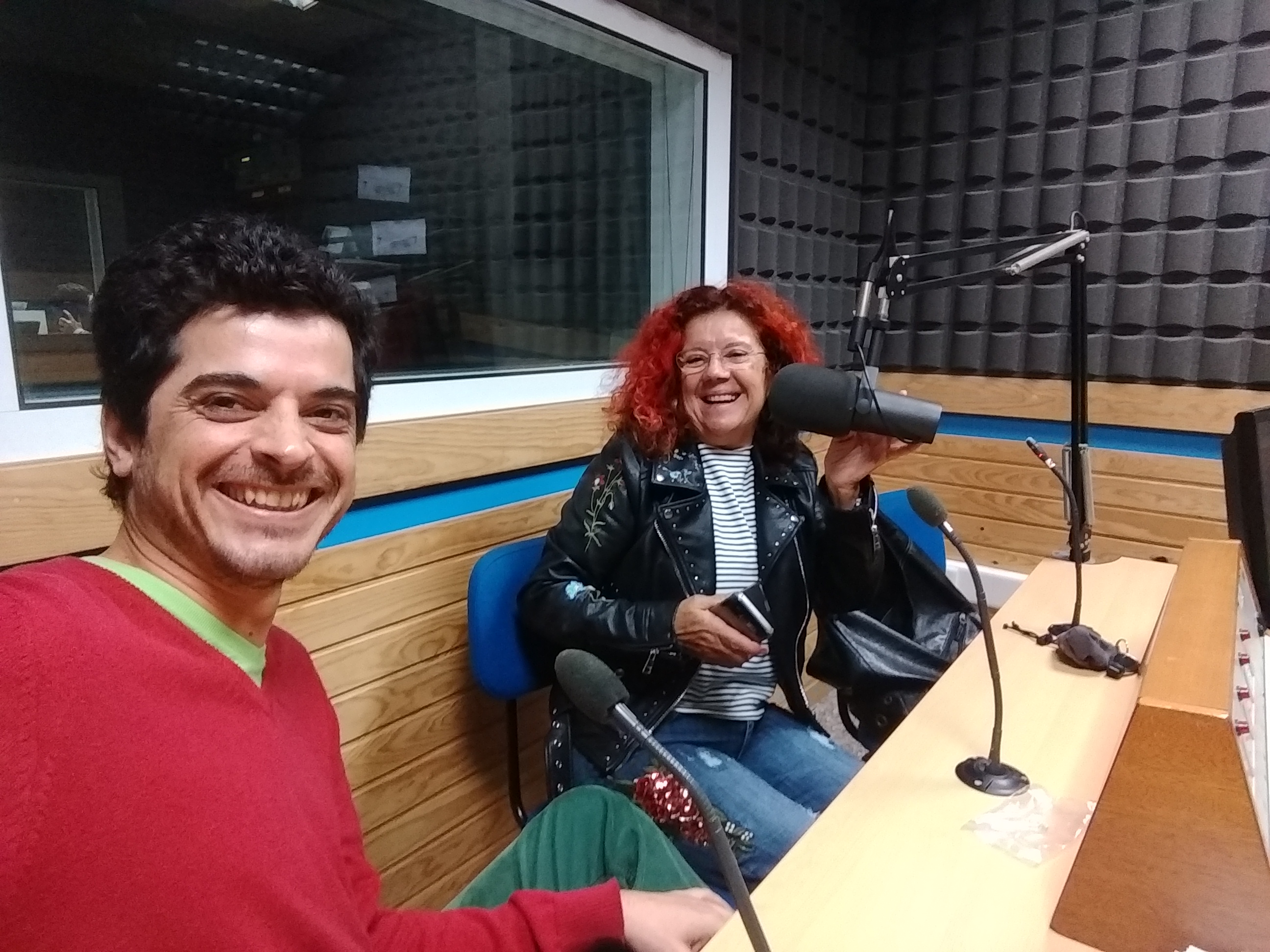 Gabriel-Gavioli-com-Conceição-Ruivo-em-uma-entrevista-para-a-rádio-Foz-do-Mondego