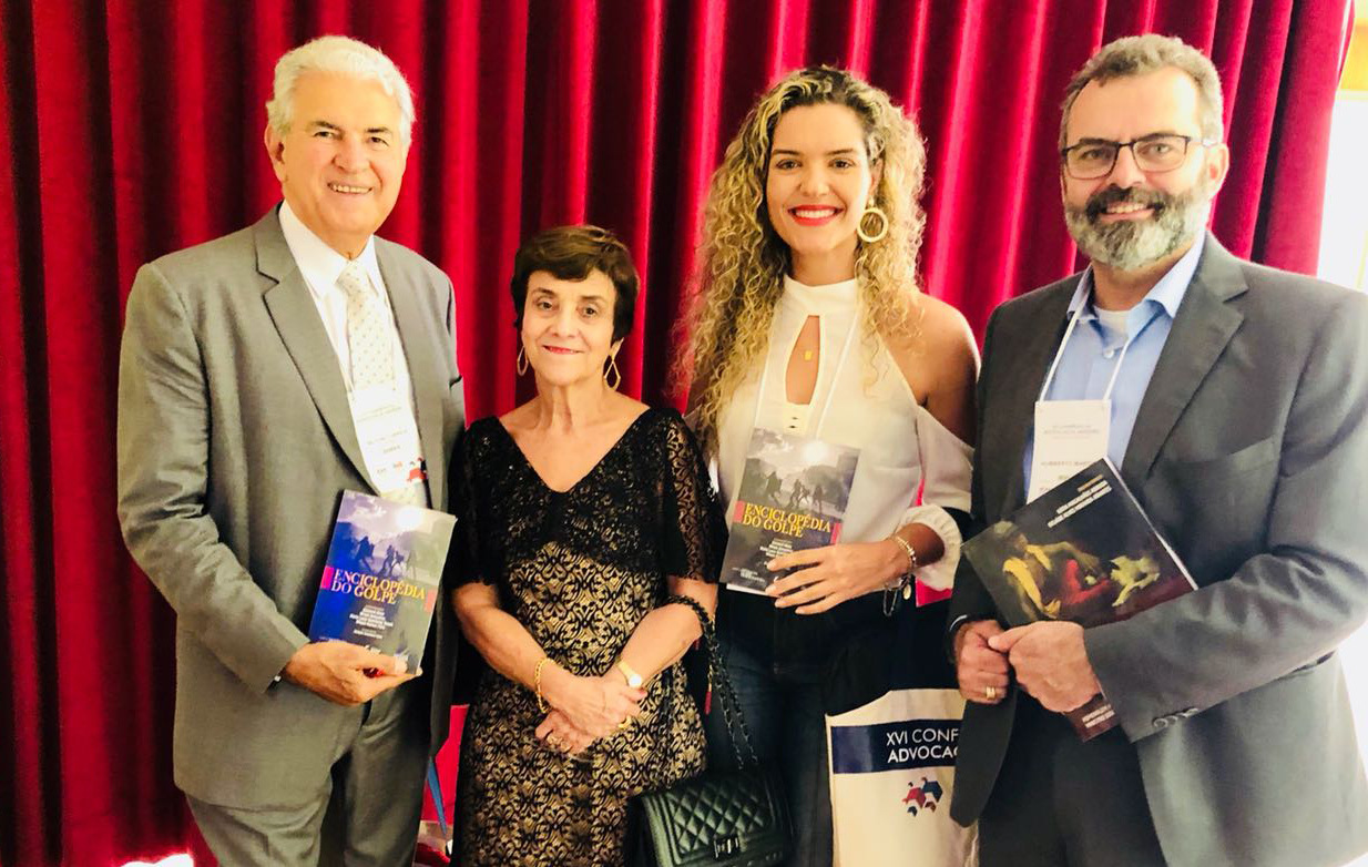 Nilton da Silva Correia, a ministra Delaíde Miranda Arantes, Júlia Carla Duarte Melo e Humberto Marcial, na Conferência da Advocacia Mineira 