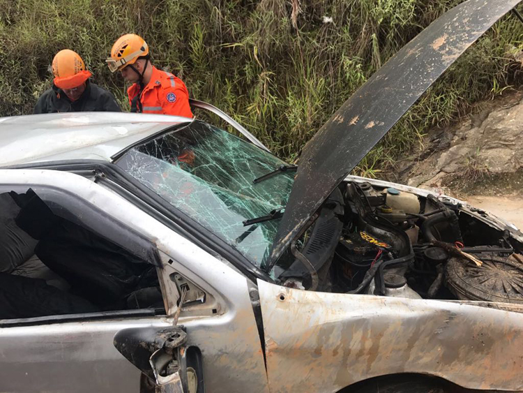 carro pque das águas crédito bombeiros