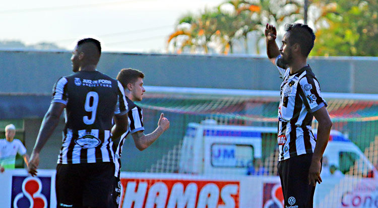 gol-3-Tchô-fez-o-terceiro-para-o-Tupi-foto-Leonardo-Costa