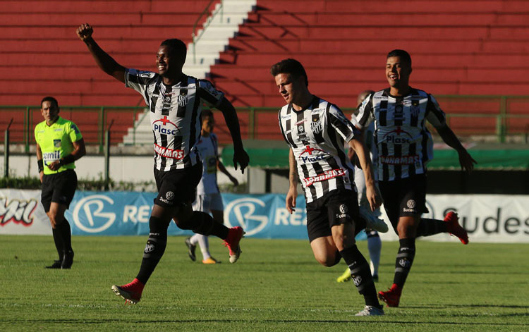 gol2-O-segundo-gol-do-Caijó-foi-marcado-por-Renato-Kaiser.-Foto-Leonardo-Costa