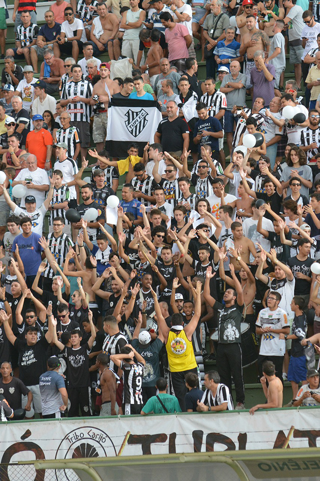 torcida dentro