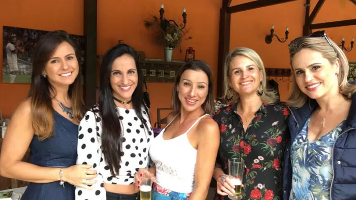 Iany Detoni, Thereza Miana, Fernanda Porto, Luciana Malafaia e Cláudia Teixeira comemoraram os 19 anos de formatura da Turma Boca Boa, da Faculdade de Odontologia  da UFJF, na Granja do Porto  