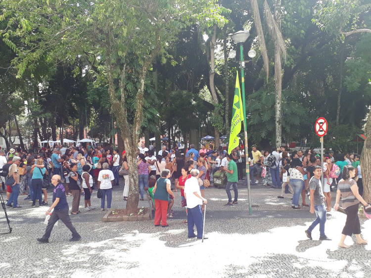 Protesto Amac dentro Renan