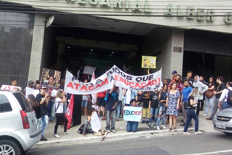 manifetsacao educação 2