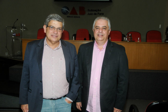 O deputado Marcus Pestana e o coordenador de administração da Universo, Vicente Fortuna clicados na Feira do Empreendedor, na OAB Foto: Andréa Ottoni