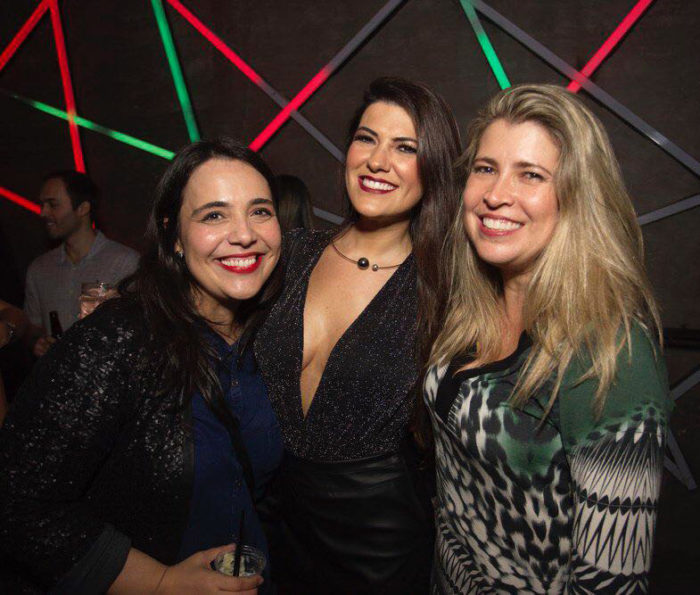 Marcela Alves, Roberta Cruz e Carolina Pernisa clicadas na noite da Danke