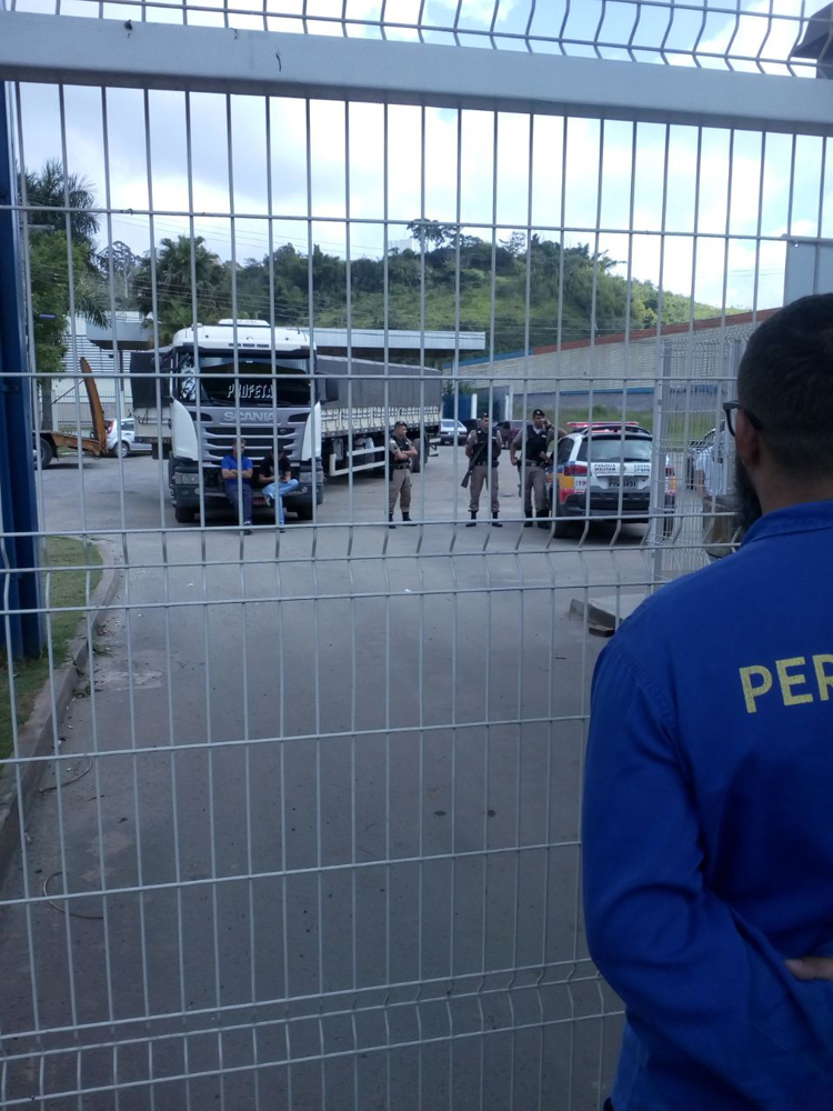 Funcionários da Perfiminas paralisam as atividades 2 Perfiminas Sindicato dos Metalúrgicos