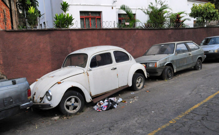 VU Carros abandonados Marumbi