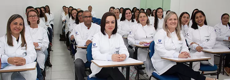 Líder de mercado, Unopar oferece curso inédito de enfermagem semipresencial 1 Unopar 9
