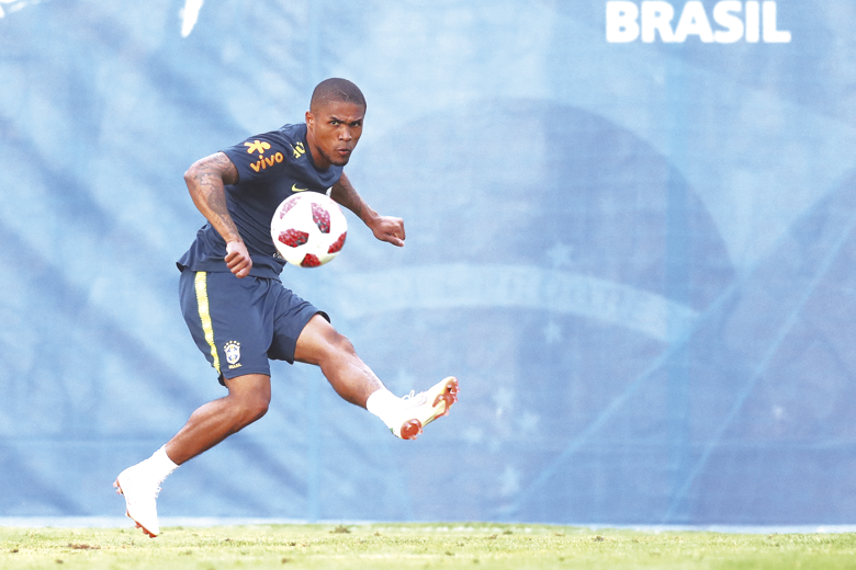 esp selecao douglas costa lucas figueiredocbf1