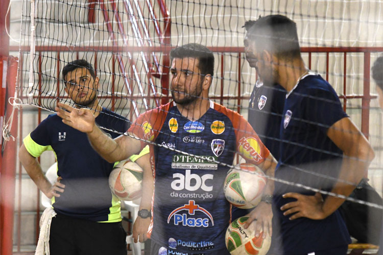 Marcos-Henrique-treinador-JF-Vôlei