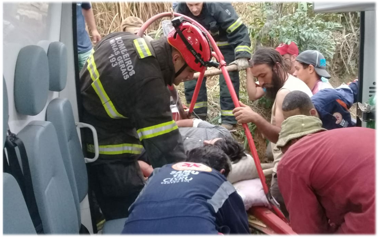 Lavrador é resgatado com perna presa em máquina de moer cana 2 lavrador perna presa 2 foto divulgação bombeiros