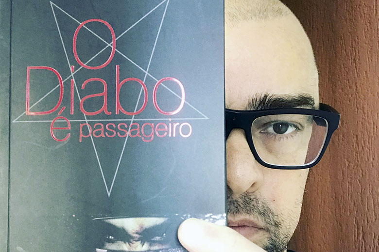 o diabo e passageiro capa