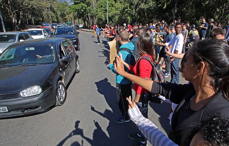 protesto ufjf by leo