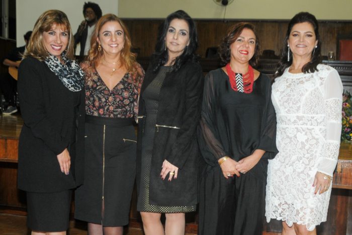 Na solenidade de posse, a nova diretora do Fórum Benjamin Colucci, juíza Raquel Gomes Barbosa ladeada pelas magistradas, Mônica Barbosa dos Santos, Ivanete Jota de Almeida, Ana Maria Jabour e Maria Lúcia Cabral Caruso Foto: Andréa Ottoni