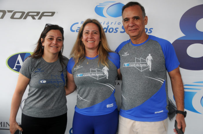 Keley Lopes, Luciana Bellini e Eduardo Benjamin dos Santos, na 8ª Corrida de Rua Camilo dos Santos, realizada com sucesso na Cidade Alta Foto: Andréa Ottoni