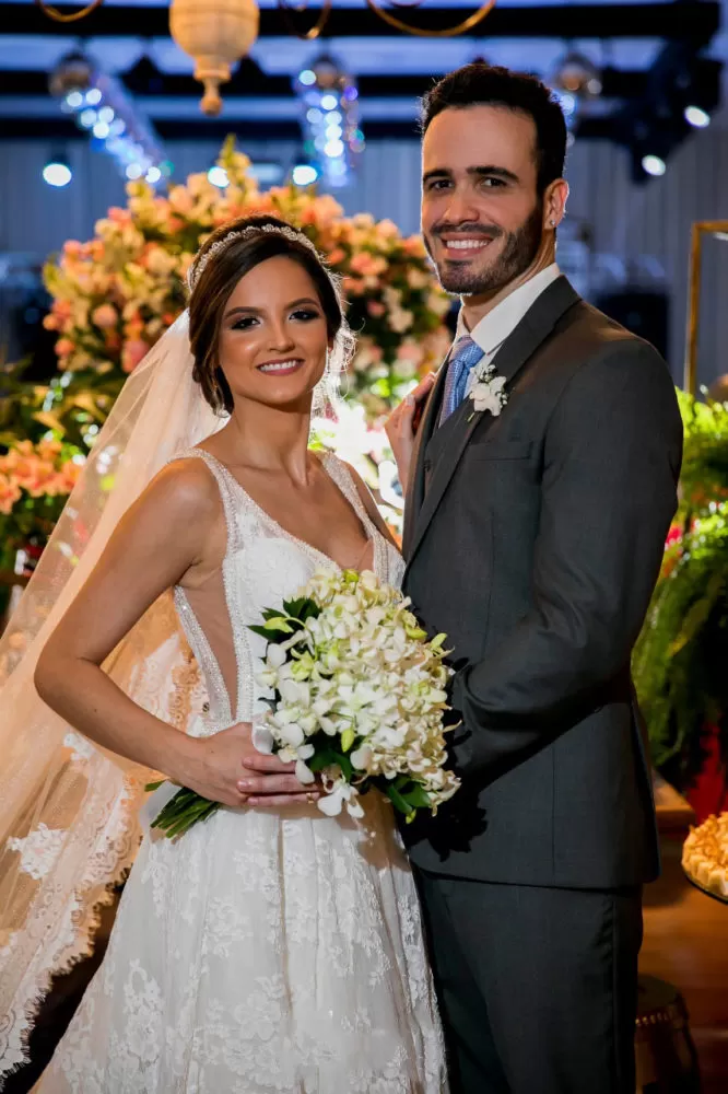 Sara Barreto e Caio Calheiros protagonistas de bonito casamento no Espaço Água Santa Foto: Hernani Barroca