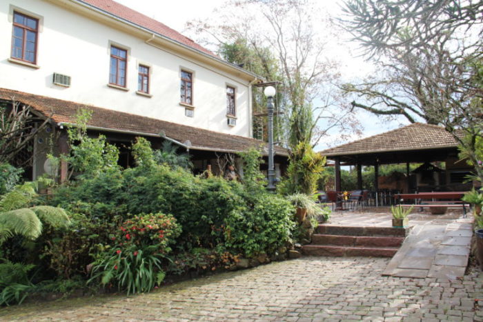 Vinícola, pousada e restaurante num único lugar