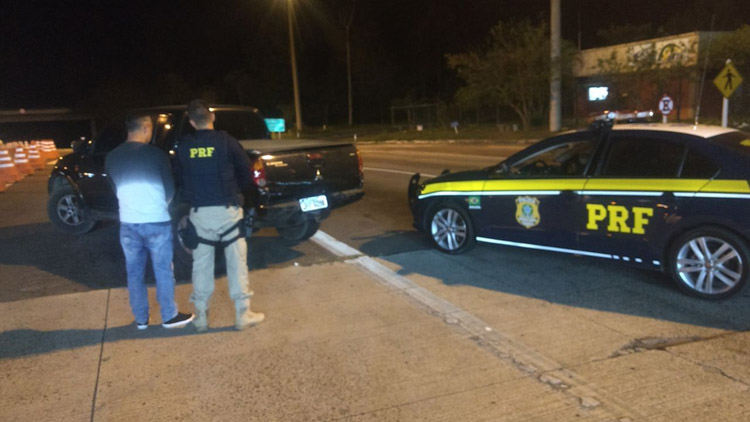 Empresário é flagrado com carro roubado e clonado na 040 1 carro apreendido divulgação PRF