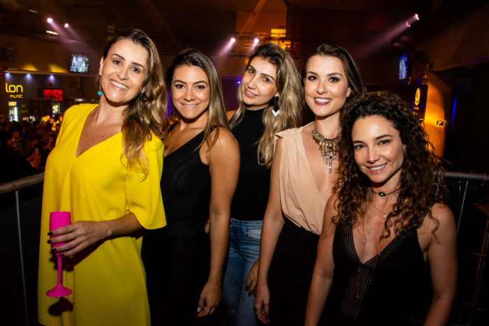 Marina Padilha, Carol Duarte, Nathália Reis, Yana Matos e Leonora Mansur clicadas na noite da Avalon 1 Marina Padilha, Carol Duarte, Nathália Reis, Yana Matos e Leonora Mansur clicadas na noite da Avalon