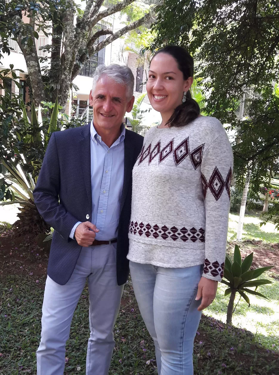 Roberto Cohen, o guru dos cerimonialistas do Brasil, e Carolina Moreira - diretora do Hotel Green Hill, que é cenário do ‘workshop’ Construindo Sonhos, focado no dinâmico mercado de casamentos e festas de 15 anos