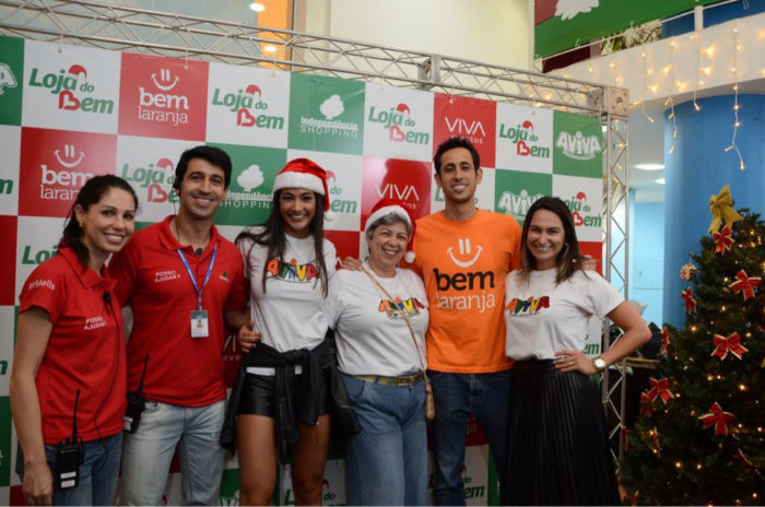 Descerramento da placa de inauguração da "Casa do Residente Doutor João José Sabino Tostes" 2 Giseli Bispo Leal, Jonas Mendonça, Larissa Chehuen, Neide Lélis, Renato Filgueiras e Ana Clara Lélis, na abertura da Loja do Bem, no Independência Shopping