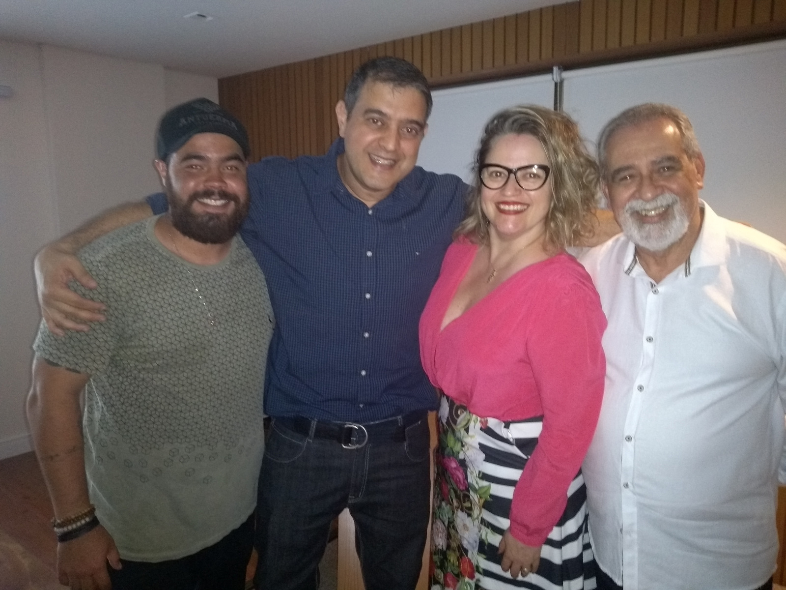 Márcio Rodrigues, o anfitrião Toninho Simão, Fernanda Galloletti e Ari Ribeiro, no 'coq' de lançamento da feira É Festa 