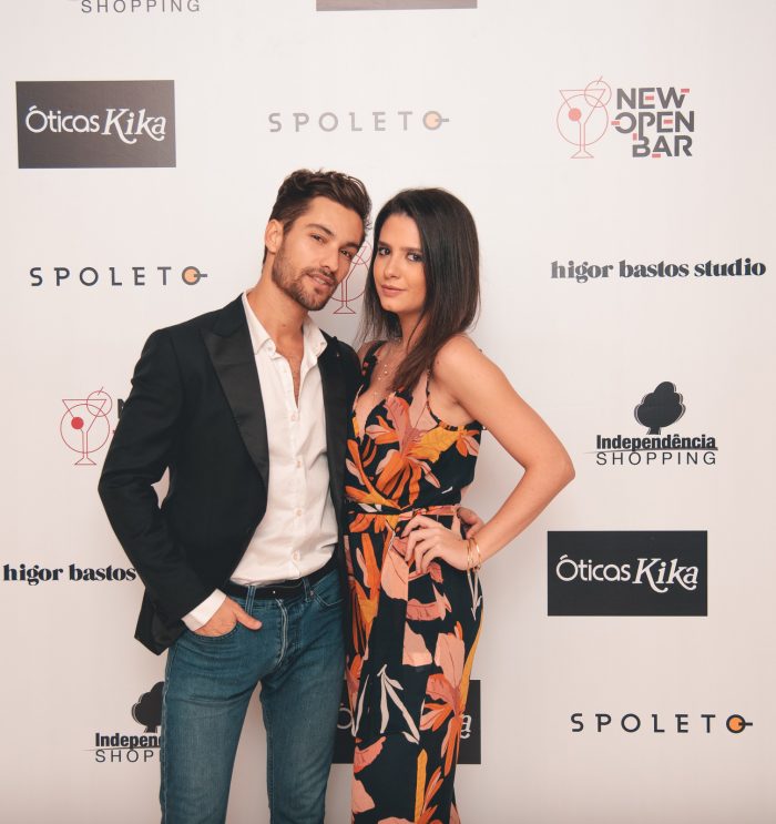 Higor Bastos e Amanda Manera clicados na mostra fotográfica dele, no Independência Shopping 1 Higor Bastos e Amanda Manera clicados na mostra fotográfica dele, no Independência Shopping Foto: Igor Tibiriçá