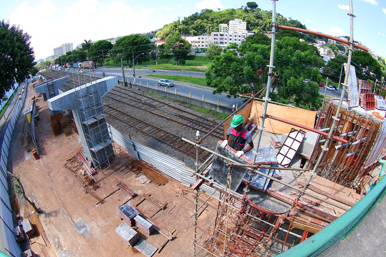 Construção de viaduto está paralisada desde agosto 1 Obras-viaduto-Augusto-Franco