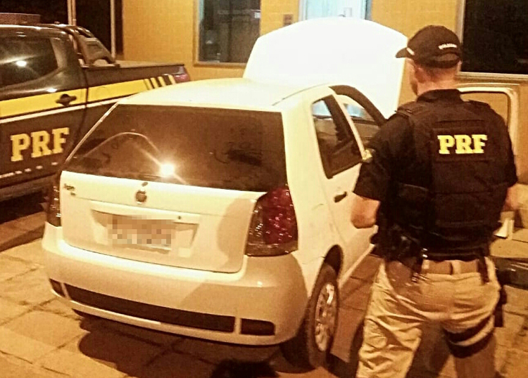 PRF recupera veículo clonado em Leopoldina 2 carro clonado 2 divulgação PRF1