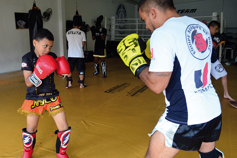 Imagem: Jovem vem treinar em JF e se destaca nas artes marciais