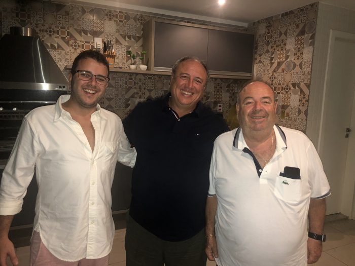 Geninho Martins, Pedro Bismarck e Fernandão Assad clicados no verão de Cabo Frio  