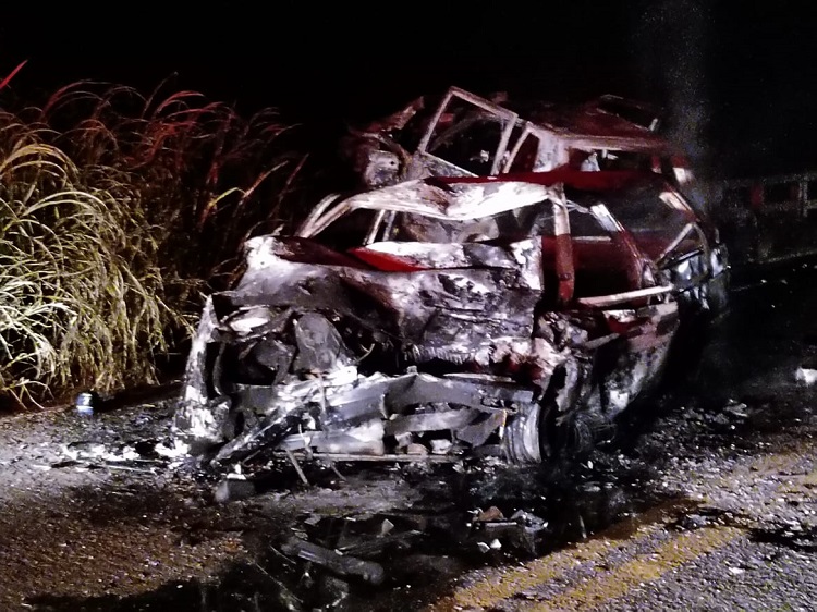 Quatro pessoas ficam feridas em acidente na MG-353 1 acidente by tovar nogueira 2