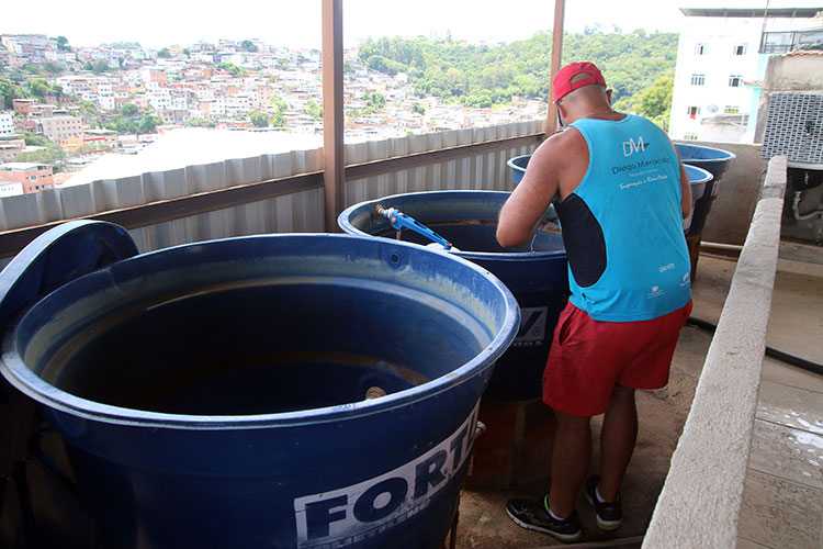 Semana começa com falta d'água em bairros de JF 1 agua cesama fernando