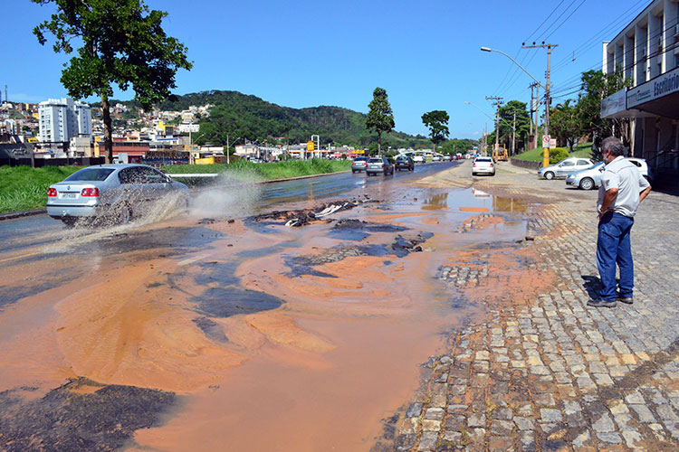 Cesama aponta causas no desabastecimento na Região Leste 1 rompimento cesama by olavo