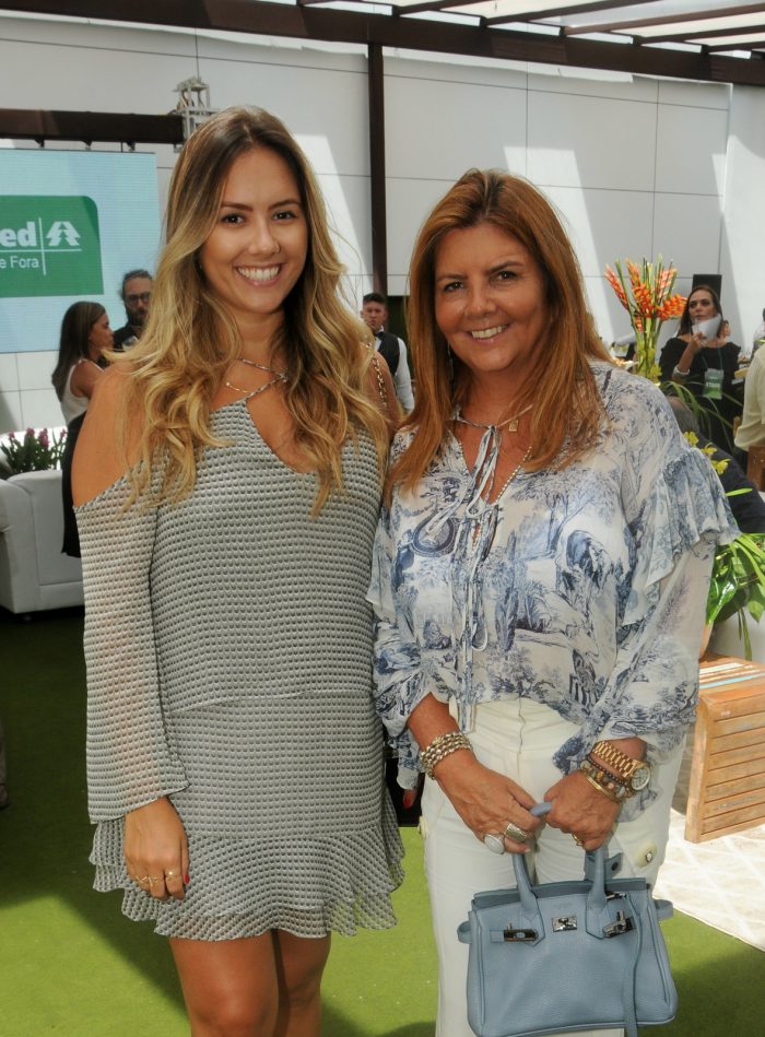 A bela Paula Araújo com a mãe Andréa Nicolato na inauguração do Hospital da Unimed 1 Paula Araújo com a mãe Andréa Nicolato na inauguração do Hospital da Unimed Foto: Andréa Ottoni