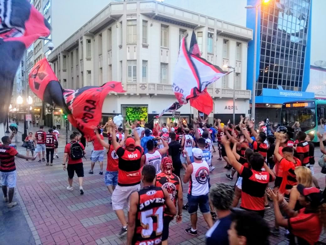 Torcedores do Flamengo em JF fazem homenagem às vítimas do CT 1 IMG 20190209 WA01442