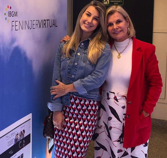 Feira de joias em São Paulo: Thaís de Landa Gonçalves e Vânia de Landa (leia-se Tivoli) figuraram entre os convidados especiais da 68ª Feninjer - Feira Nacional da Indústria de Joias, Relógios e Afins, realizada em São Paulo. Considerada a maior e mais importante feira do setor na América Latina, a Feninjer reuniu 100 expositores de joias em ouro e prata, gemas e artefatos de pedras, relógios e embalagens, distribuídos em 8 mil m² do Hotel Sheraton - WTC. Além da mostra comercial, a programação incluiu conferências sobre o setor e atividades de ‘networking’.