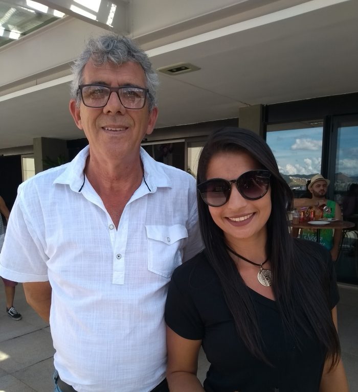 Joel Senra e Juliana Santos em uma ação promocional da "Dom Bré", no Trade Hotel 1 Joel Senra e Juliana Santos em uma ação promocional da "Dom Bré", no Trade Hotel