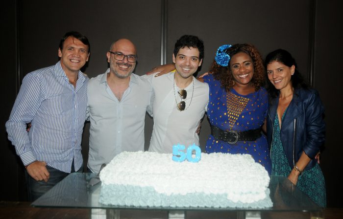 O ex-craque e comentarista do SporTv, Petkovic, Wagner Daibert Veiga (aniversariando), Gustavo Mendes, Sandra Portella e Labibe Simão, em tarde de festa no Trade Hotel 1 O ex-craque e comentarista do SporTv, Petkovic, Wagner Daibert Veiga (aniversariando), Gustavo Mendes, Sandra Portella e Labibe Simão, em tarde de festa no Trade Hotel Foto: Andréa Ottoni