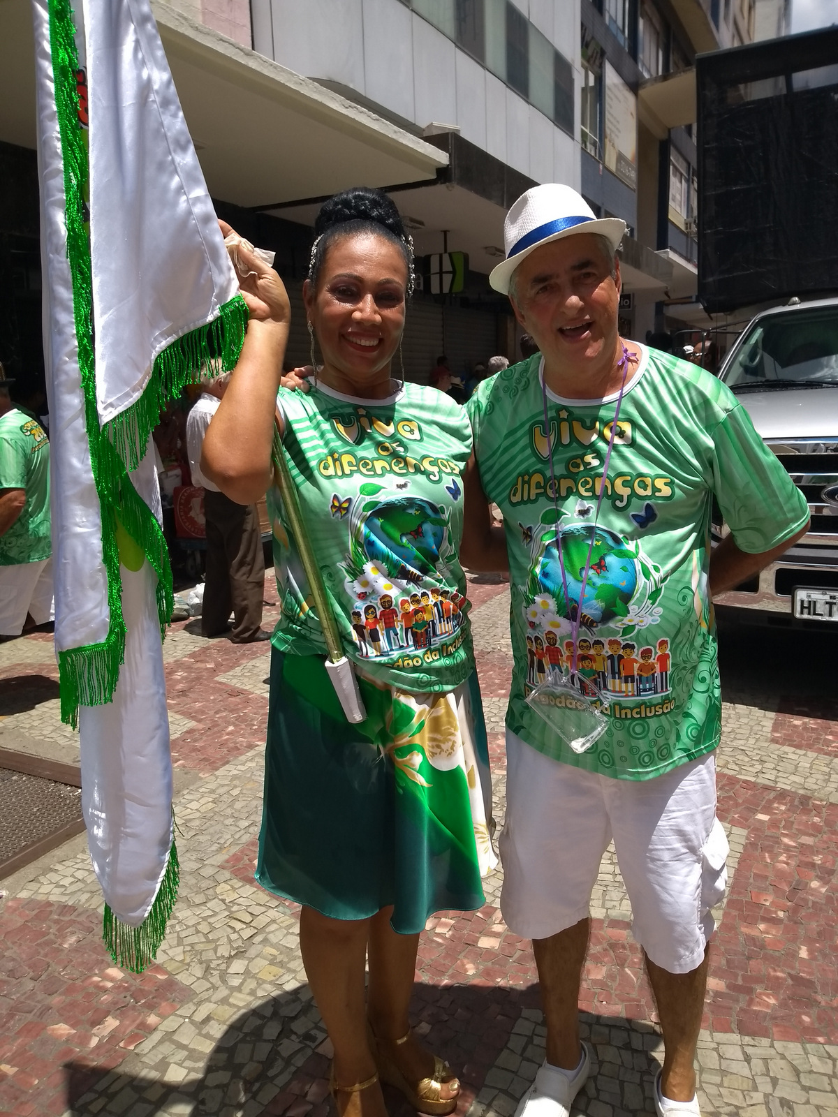 Beth Siqueira e Marcelo Barra, ecos do Carnaval de rua