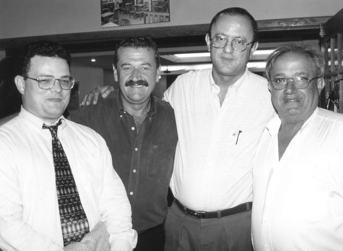 Marcos André Ladeira, João Cesar Novais, Israel Rachid e o aniversariante desta segunda-feira, ‘sheik’ Ibrahim El Koury em 2000