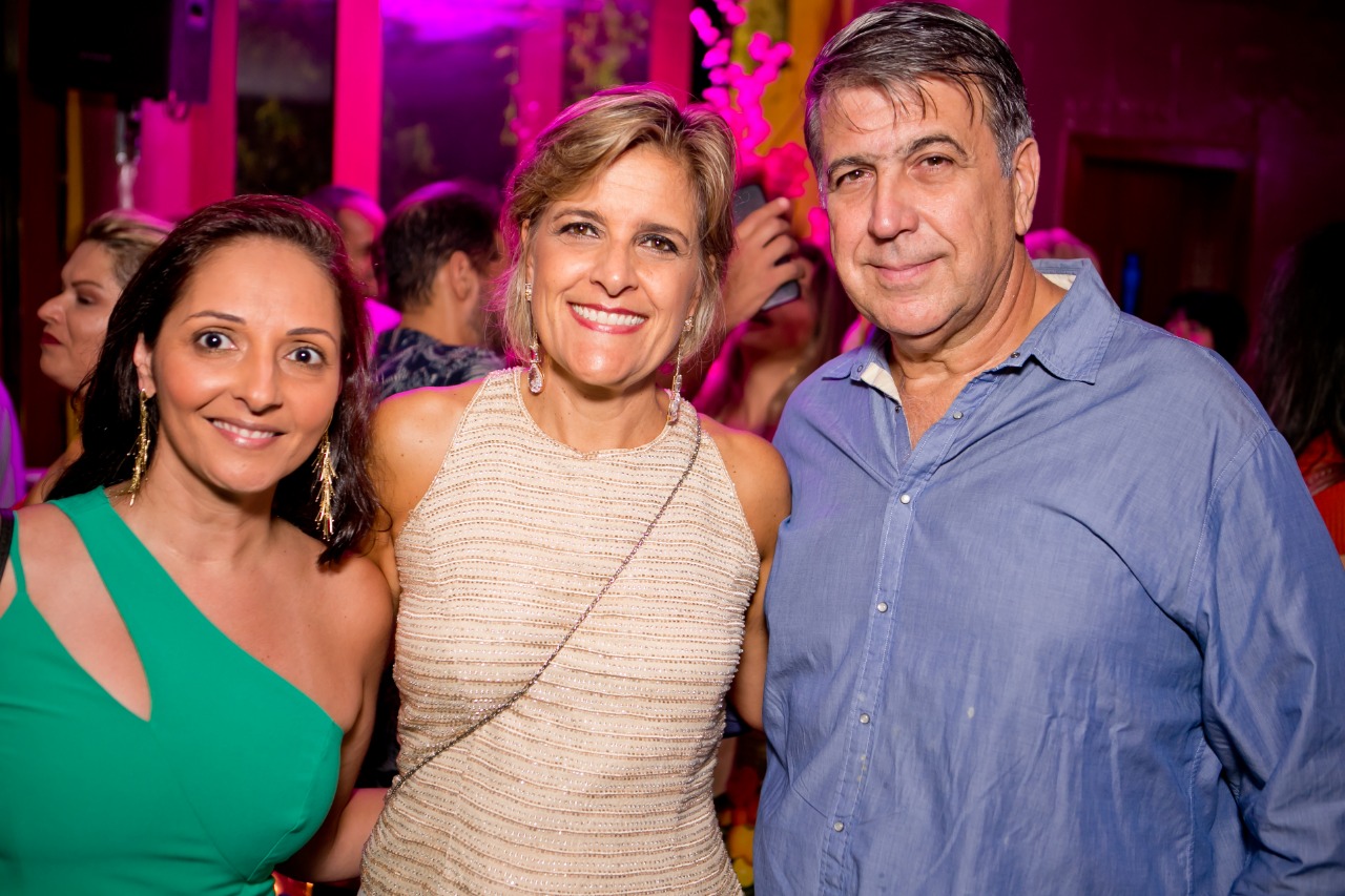 Renata Procópio, Ana Paula de Souza e Ricardo Resende clicados na noite de abertura do Privilège Foto: Wanderson Monteiro