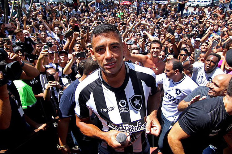 Diego Souza: Botafogo vai jogar de igual para igual com qualquer time 1 diego souza vitor silva sspress botafogo