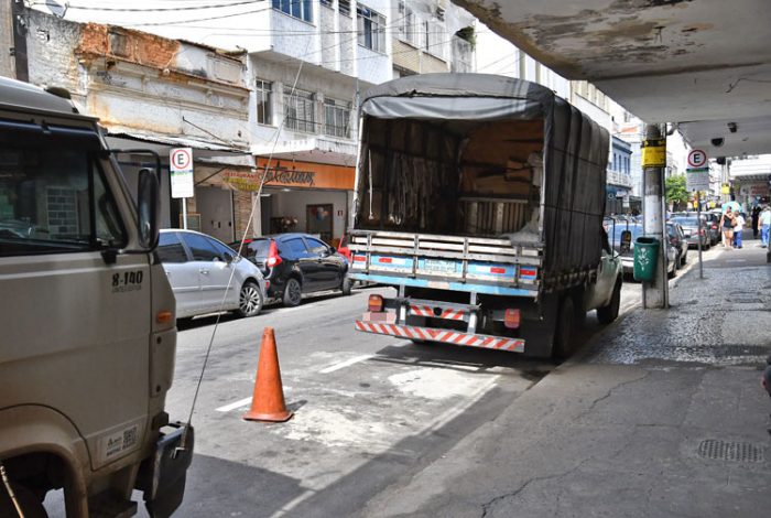 CARGA E DESCARGA RUA SANTA RITA marcelo ribeiro