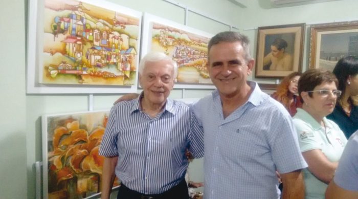 Na inauguração do Bahamas Express, em Uberlândia, Cristiano Vilaça, Rogério Nery, Marcio Reis Maia e os anfitriões Jovino Campos e Fernando Reis 4 Assir Gouveia recebeu o artista Gerson Guedes na reinauguração de seu espaço de arte no Marechal Center