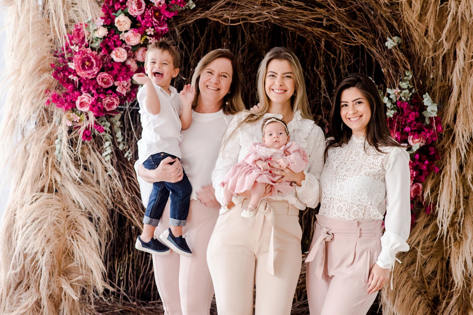 Marisa-Matheus-Camila-Matheus-Repetto-Isabela-Matheus-com-Matteo-e-Manuelacrianças